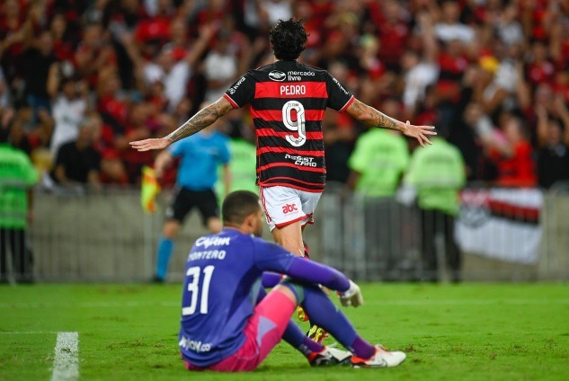 Flamengo passeia, vence Millonarios e avança em segundo na Libertadores; veja gols
