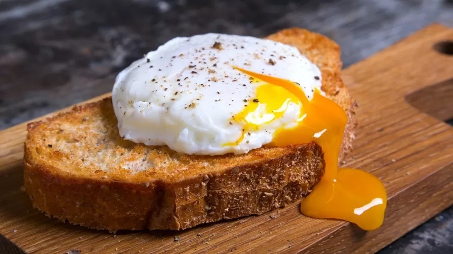 Quatro alimentos que você deveria comer todos os dias (sim, até ovo!)