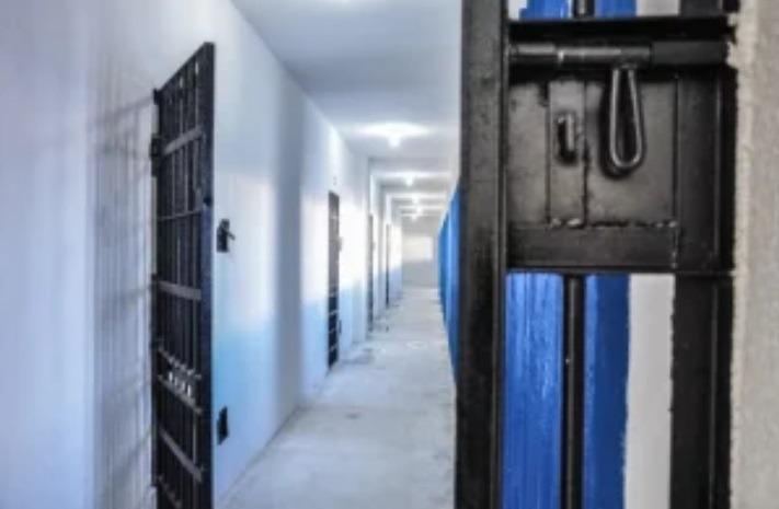 Polícia apreende 5 celulares na Penitenciária Rogério Coutinho Madruga