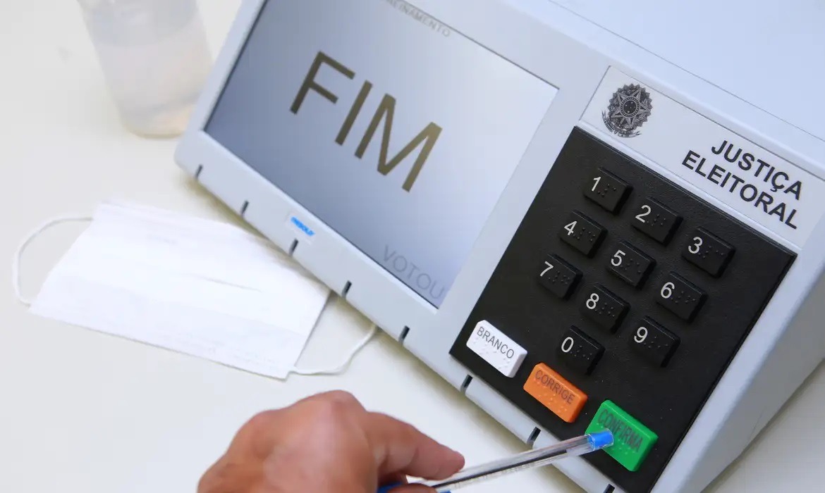 Conservadores vencem em 28 das 51 cidades onde houve segundo turno
