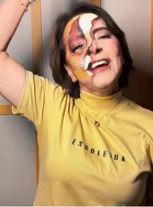 VÍDEO: Prefeita eleita vira 'leoa' e canta hino para comemorar vitória em Aracaju