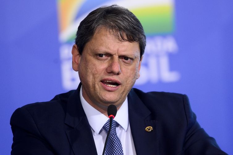 [VÍDEO] Tarcísio de Freitas detona audiência de custódia: "Preso com 800 kg de cocaína é solto"