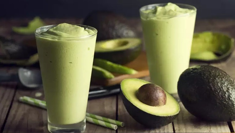 Vitamina de abacate aumenta a saciedade? Veja os benefícios e receita