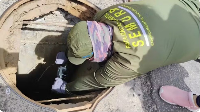 Semurb identifica origem de 'língua negra' que surgiu na Praia de Areia Preta