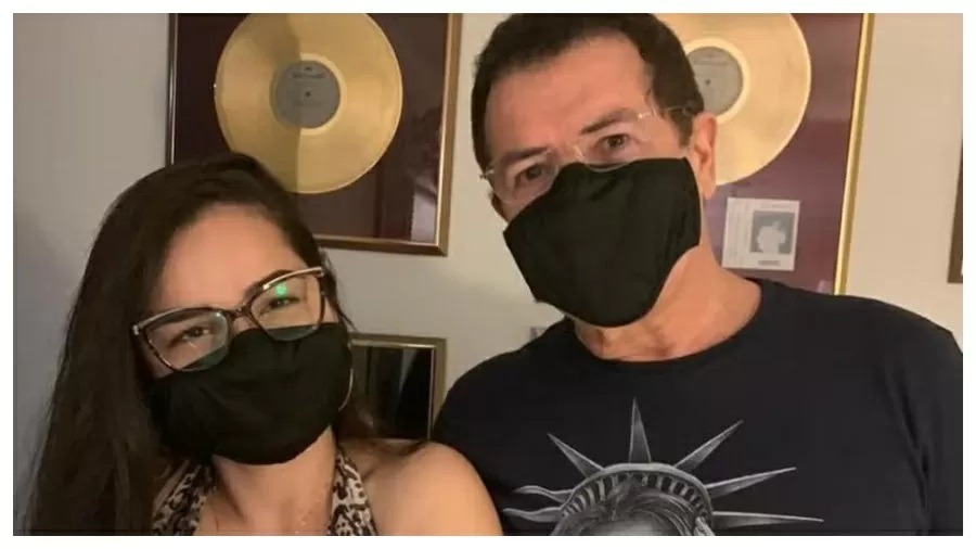 Cantor brasileiro é criticado por ter se casado com adolescente de 15 anos