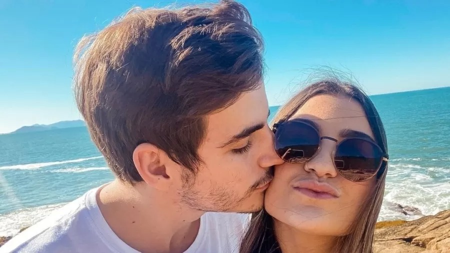 'Fui parar no Hospital por queimadura e conheci meu noivo na maca da emergência'