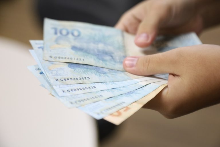 Todo os servidores do RN receberão salário na mesma data a partir de dezembro; entenda