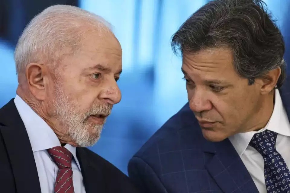 Governo Lula ignora promessa e quer tirar R$42,3 bilhões da educação