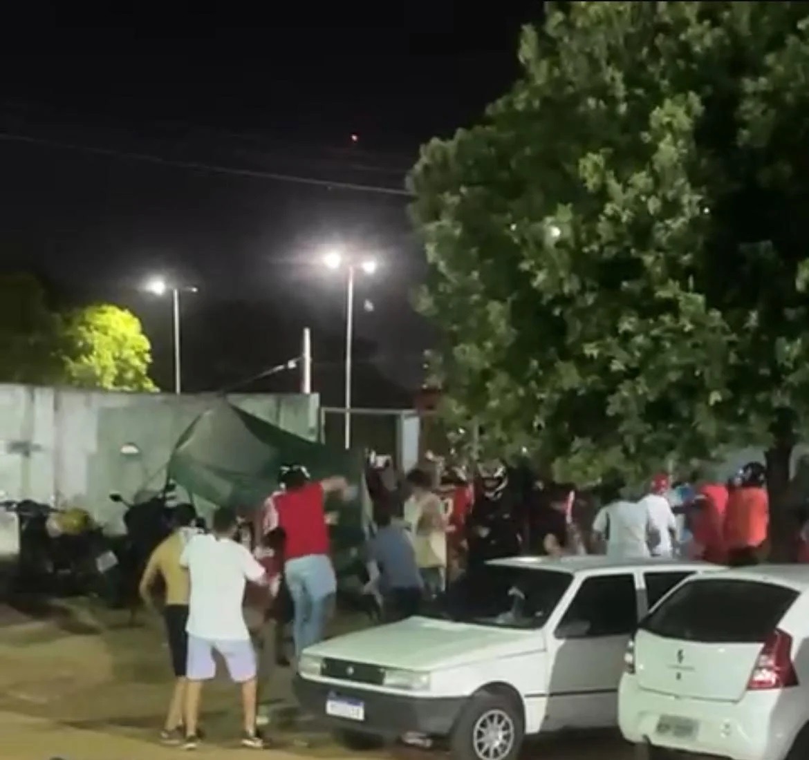 VÍDEO: Partida entre ABC e América de Fut 7 é marcada por confusão entre torcedores; ASSISTA