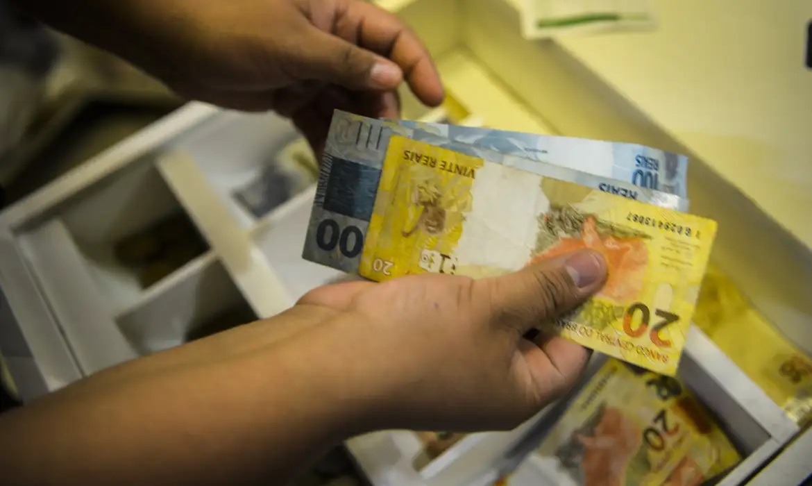 Quanto será o salário mínimo se governo aprovar PL de corte de gastos?