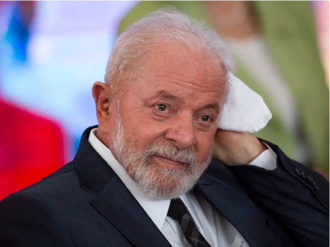 Lula está bem e liberado para voltar a Brasília, dizem médicos
