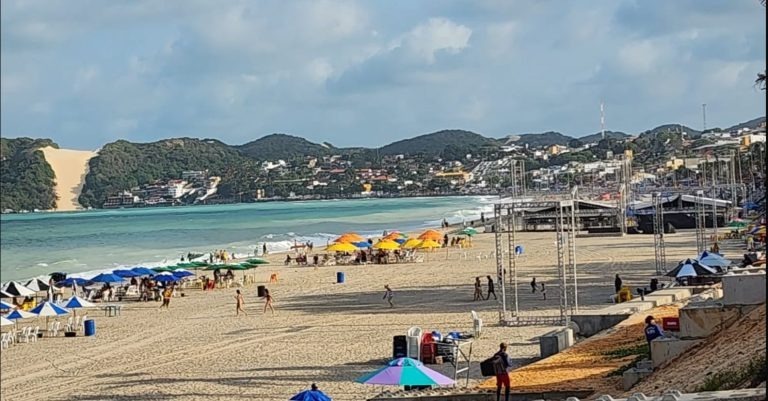 Engorda de Ponta Negra atinge 77% de conclusão; veja vídeo