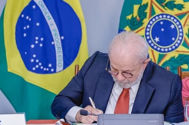 Lula sanciona com 35 vetos Lei de Diretrizes Orçamentárias de 2025