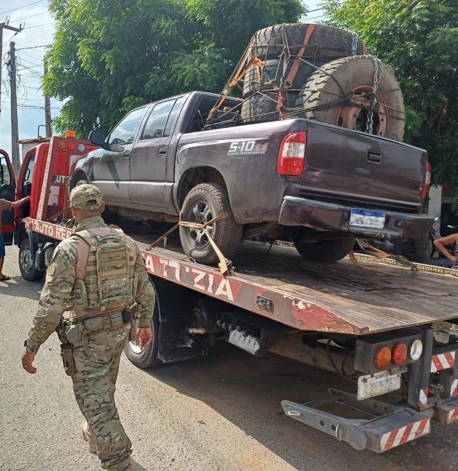 PRF apreende, no Ceará, 180 kg de Skank que seguia para Natal escondido em pneus