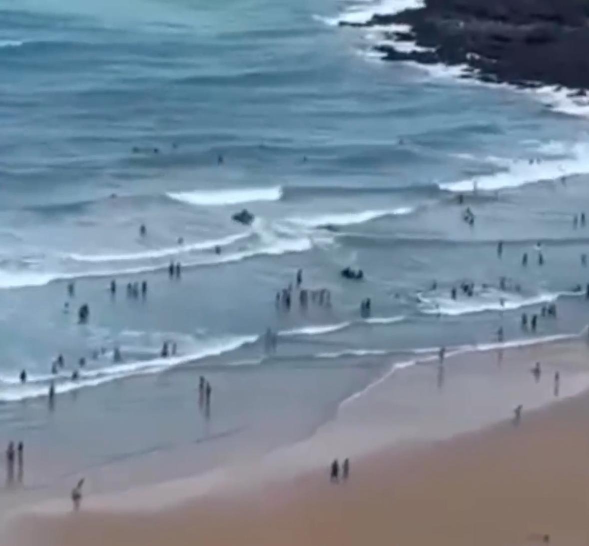 Vídeo flagra manobras perigosas de jet skis em praia de Natal; assista