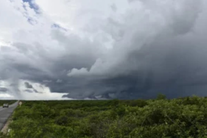 Alertas de chuvas intensas são emitidos para mais de 60 cidades do RN; veja lista