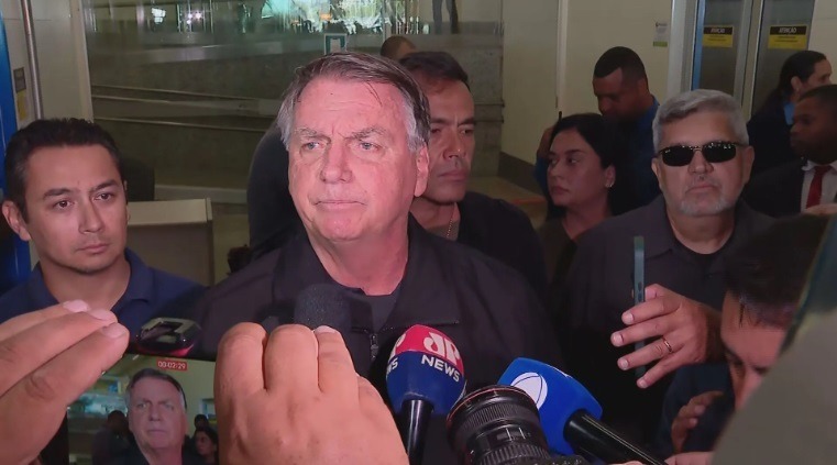 “Eu chorei dentro da Presidência”, diz ex-presidente Jair Bolsonaro