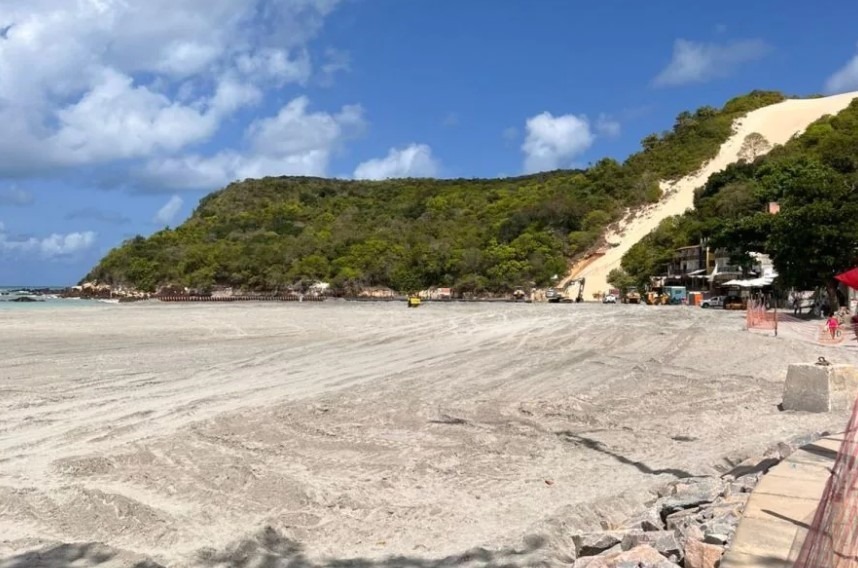 Veja imagens da obra da engorda em frente ao Morro do Careca