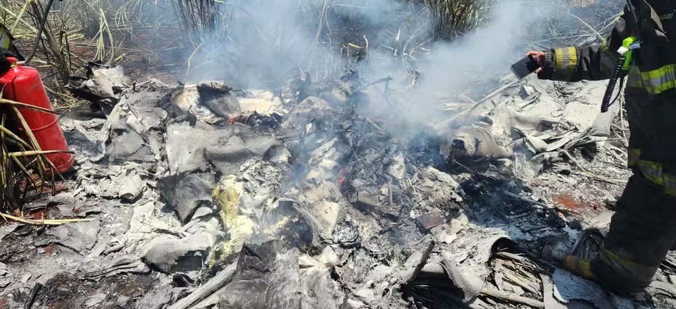 Duas pessoas morrem em queda de avião de pequeno porte em SP