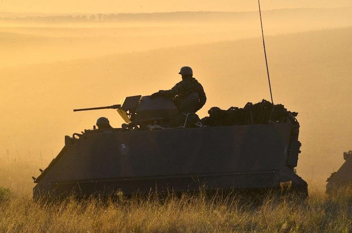 Credibilidade das Forças Armadas despenca e 72% não confiam nas instituições militares, diz pesquisa