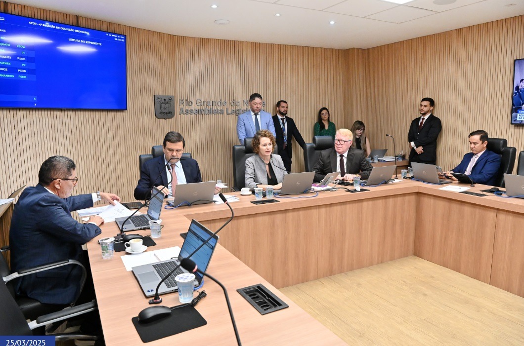 CCJ da ALRN aprova projetos que beneficiam as mulheres