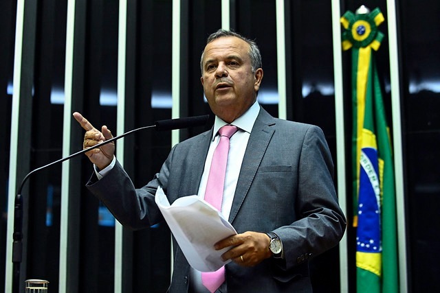 Rogério Marinho aciona TCU contra Gleisi Hoffmann por promover empréstimo consignado com fins eleitorais