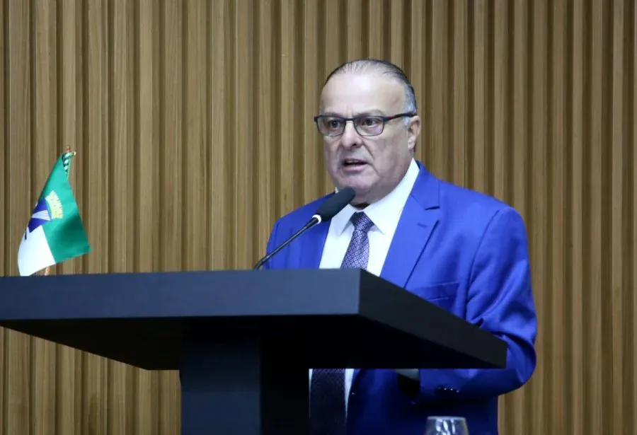 Paulinho Freire sanciona reajuste de 6,27% para professores da rede municipal de ensino