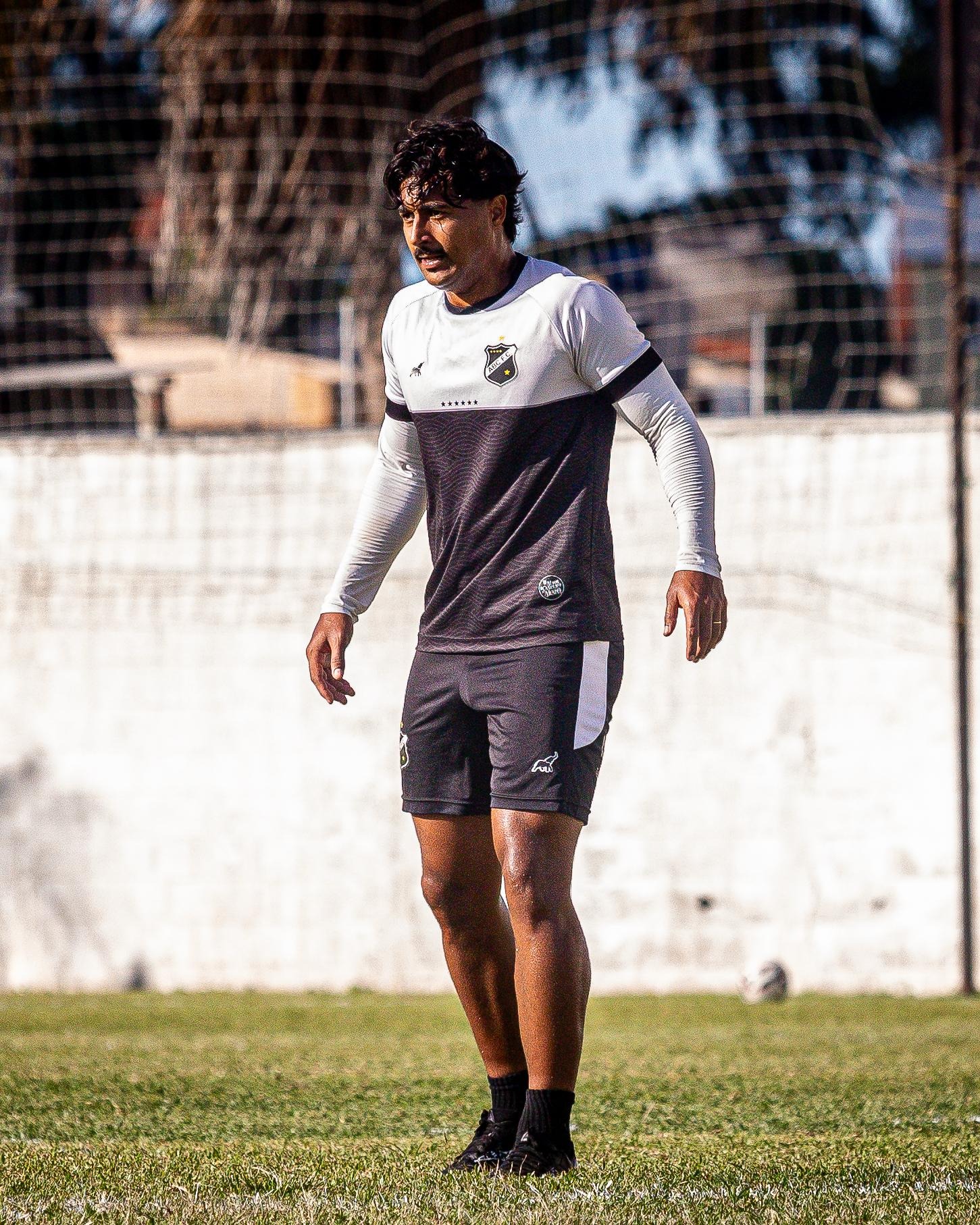 ABC contrata jogador que conquistou acesso no futebol paulista