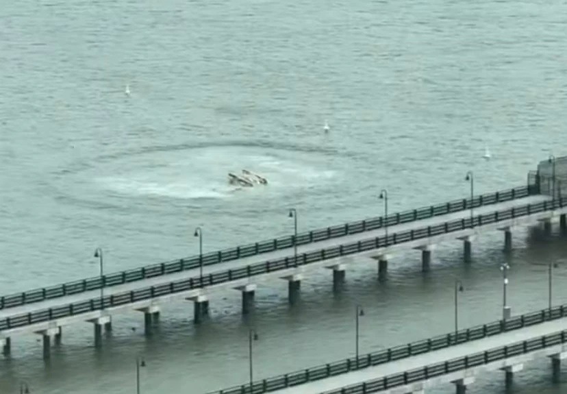 VÍDEO: Helicóptero cai em rio em Nova York e 6 pessoas morrem