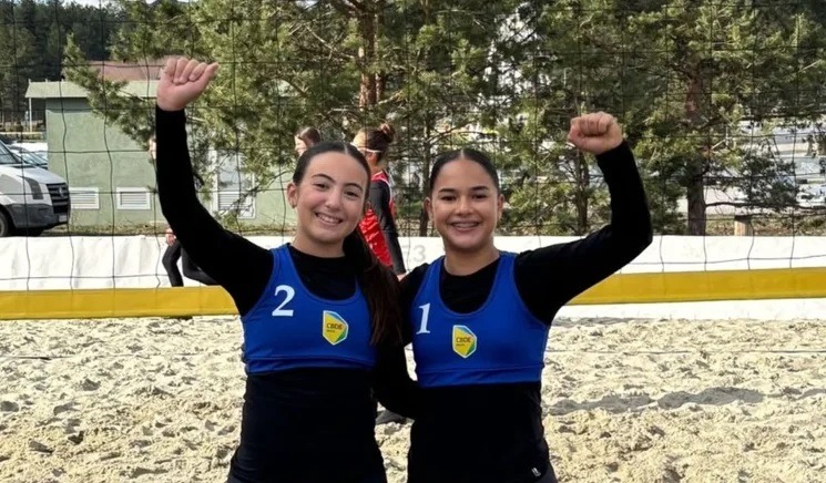 Atletas do RN conquistam prata no Mundial Escolar de Vôlei de Praia na Sérvia