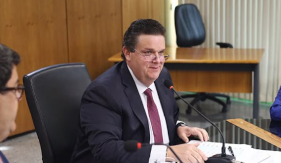 Novo ministro da Previdência participou de reunião em que Lupi foi informado sobre fraude do INSS