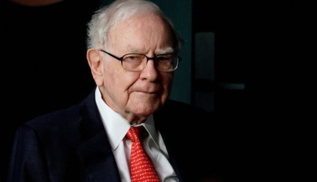 Warren Buffett, 5º bilionário mais rico do mundo, anuncia aposentadoria