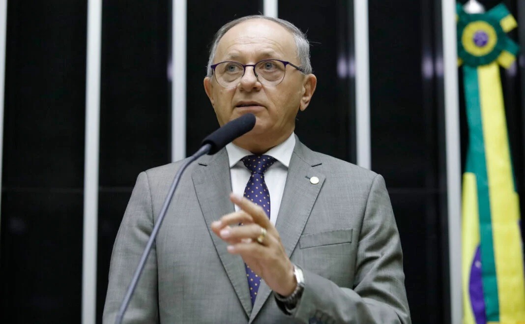 Benes é 6º deputado do RN a assinar pedido de abertura da CPI do INSS; petistas de fora