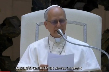Em 1ª coletiva, papa Leão XIV pede libertação de jornalistas presos