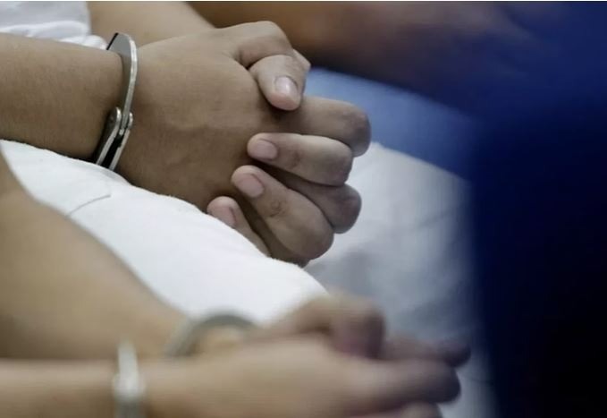 Médico é preso após oferecer R$ 200 para transar com garota de 15 anos