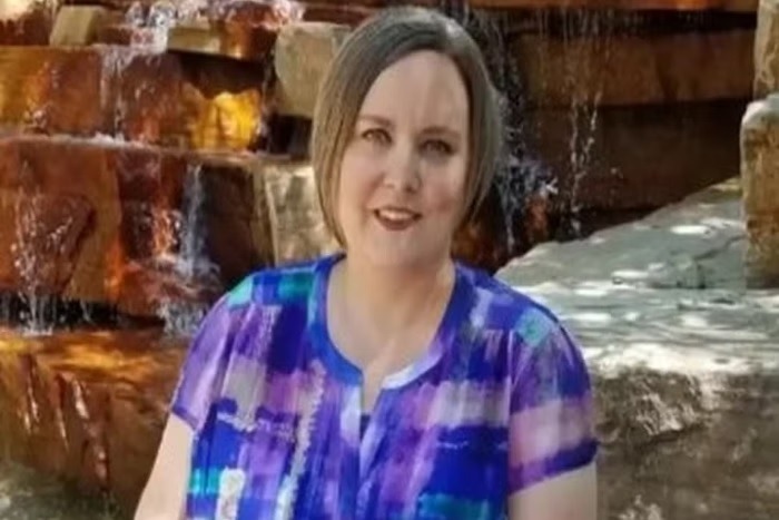 Mulher que venceu 4 vezes câncer morre por bala perdida dentro de casa