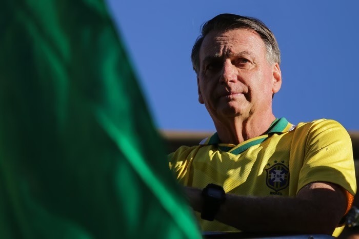 Bolsonaro defende ter mesmo benefício de Ramagem em ação no STF