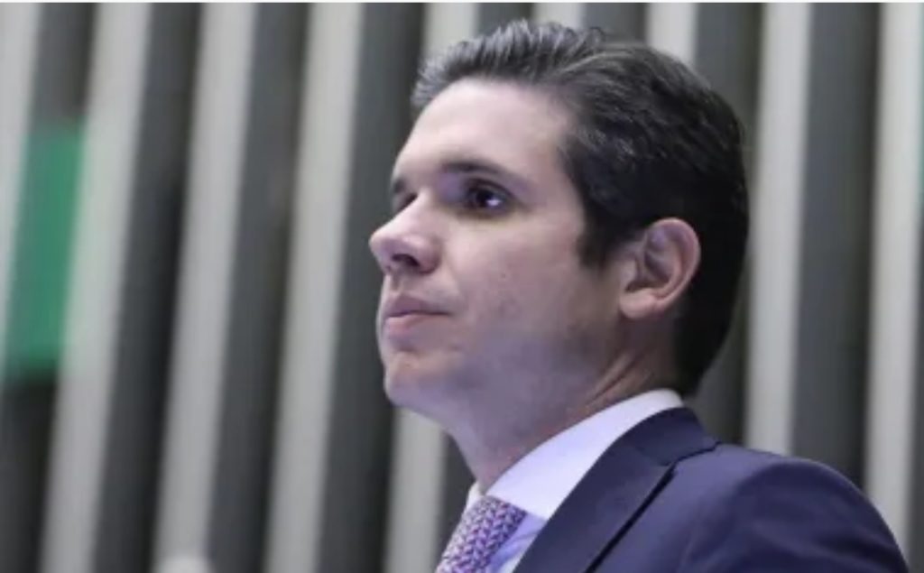 Hugo promete pautar urgência de pacote antifraude no INSS na próxima semana