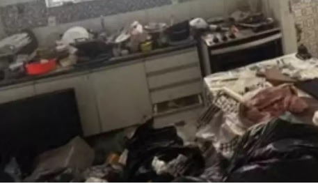 Corpo de idoso em estado avançado de decomposição é encontrado com filhos