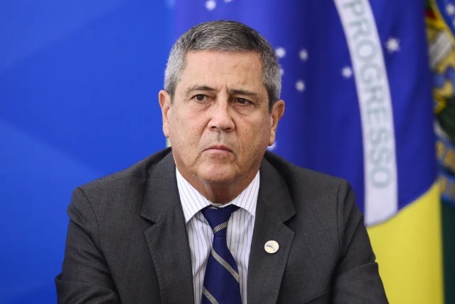 Moraes rejeita pedido de defesa e mantém prisão de Braga Netto