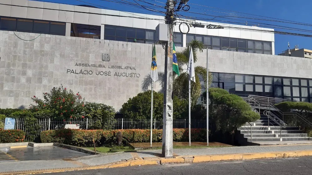 Polícia investiga arrombamento de gabinete do deputado estadual Gustavo Carvalho