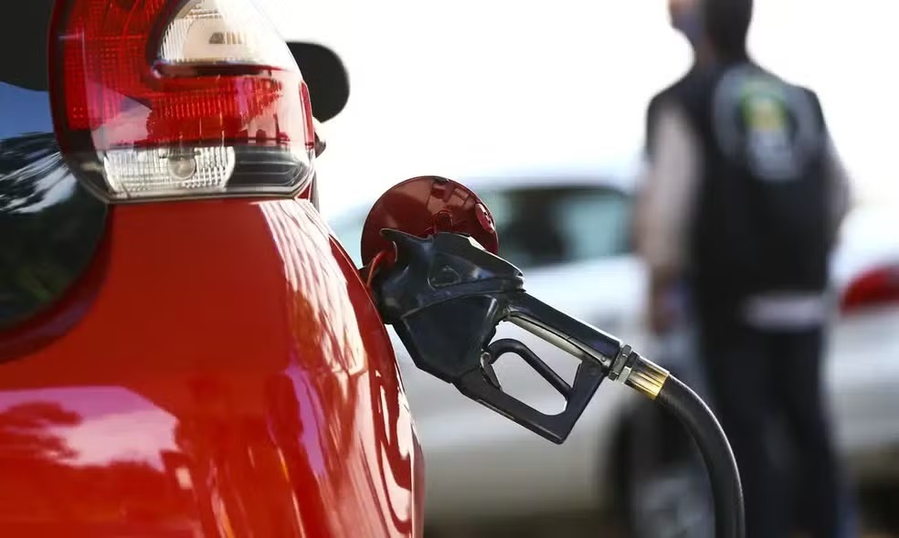Dia Livre de Impostos tem litro da gasolina a R$ 3,82 em Natal; confira