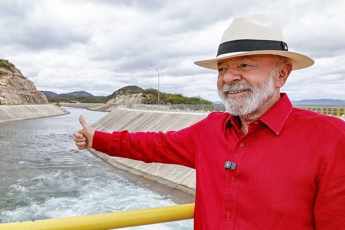 Lula: transposição do São Francisco não é para piscina de rico surfar