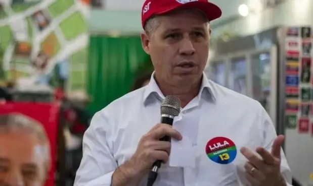 Crise no governo: MST chama Paulo Teixeira de ‘ministro promessinha’