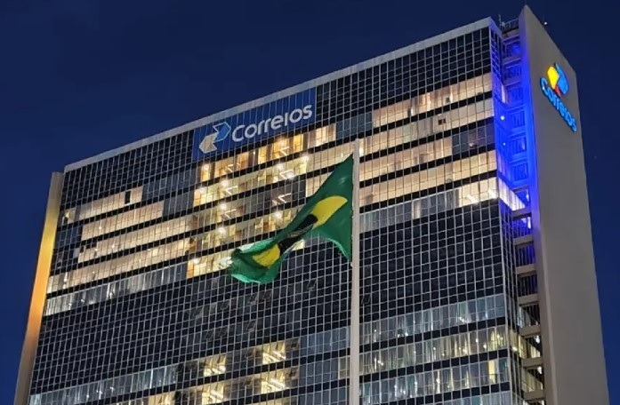 Em plena crise financeira, Correios planejam contratar carros de luxo para diretoria
