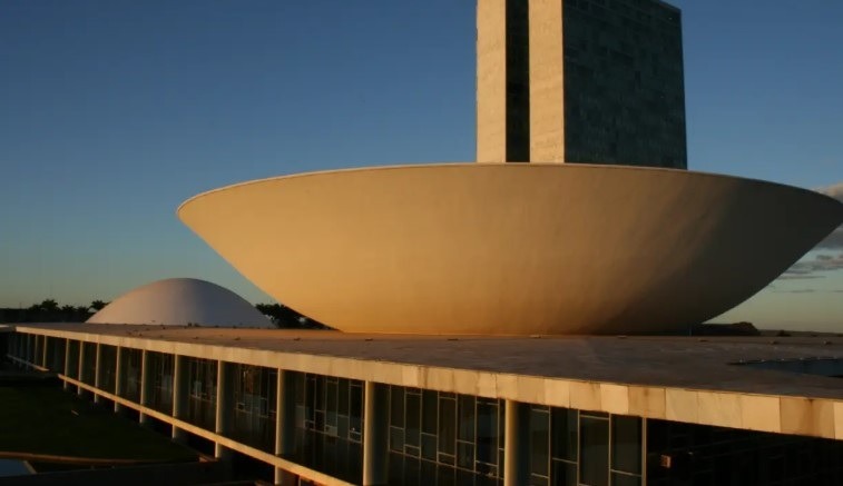 PF descobre deputados e senadores envolvidos no roubo no INSS e investigação vai ao STF