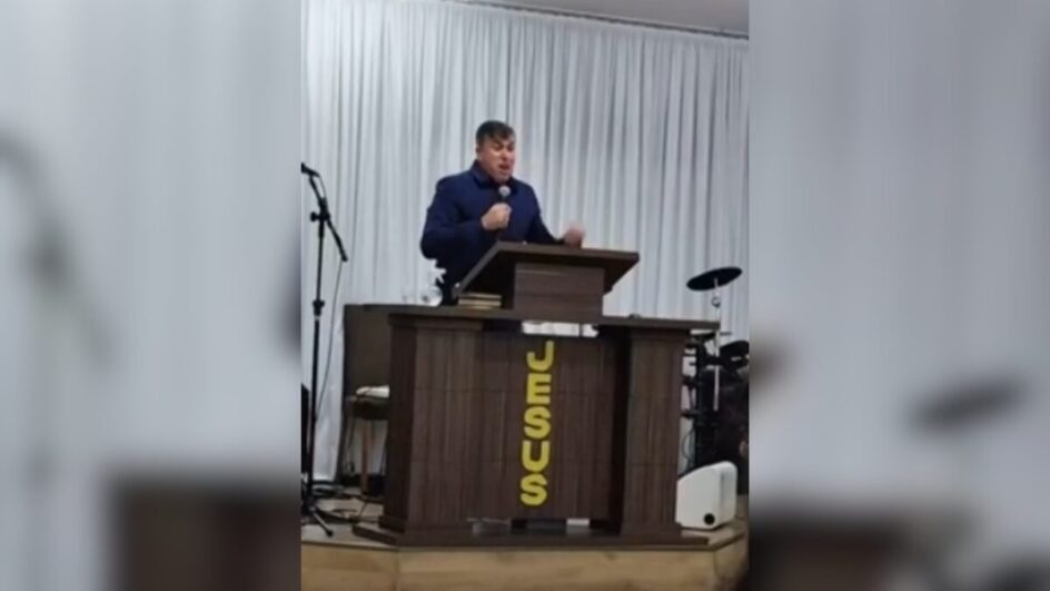 Pastor passa mal e morre durante pregação em culto transmitido ao vivo