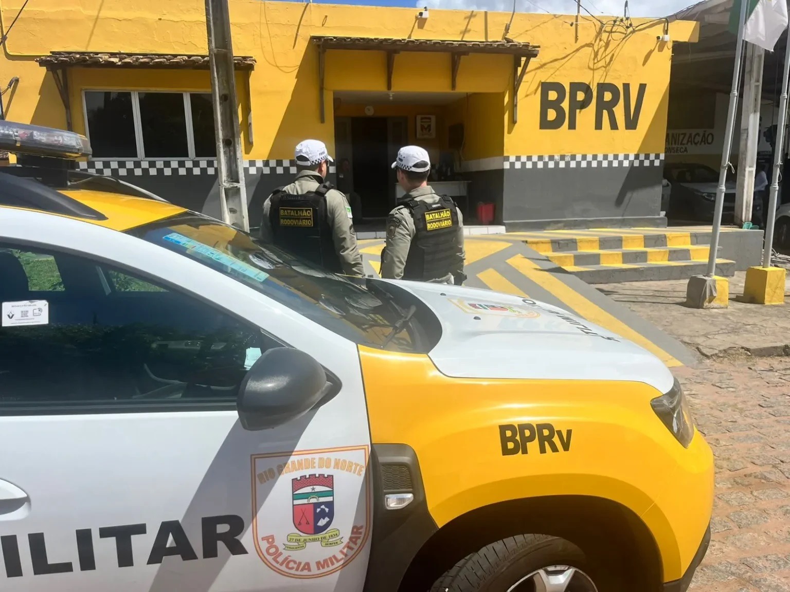 Homem embriagado, sem habilitação e capacete tenta fugir de fiscalização no interior do RN