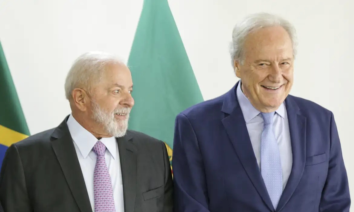 Lewandowski manda PF investigar mulher que gritou “Lula ladrão”
