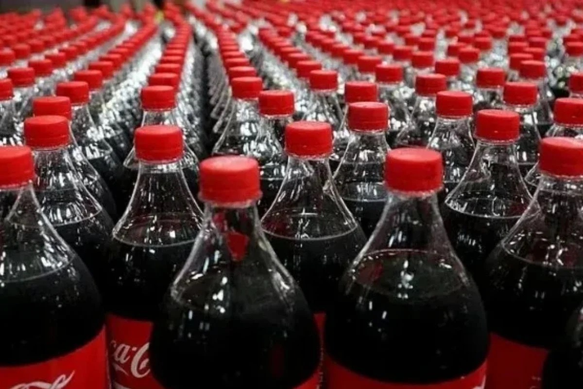 Suspeita de contaminação fecha fábrica da Coca-Cola 